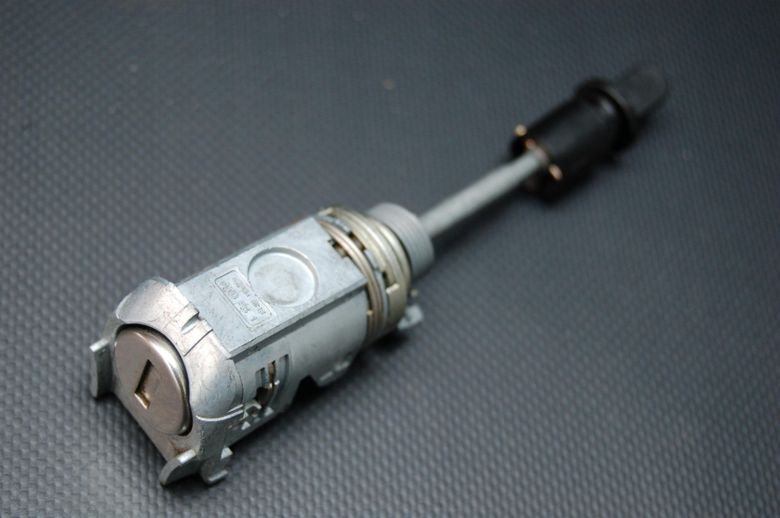 Вставка дверного замка Audi A5 8t8837167 107837167bj