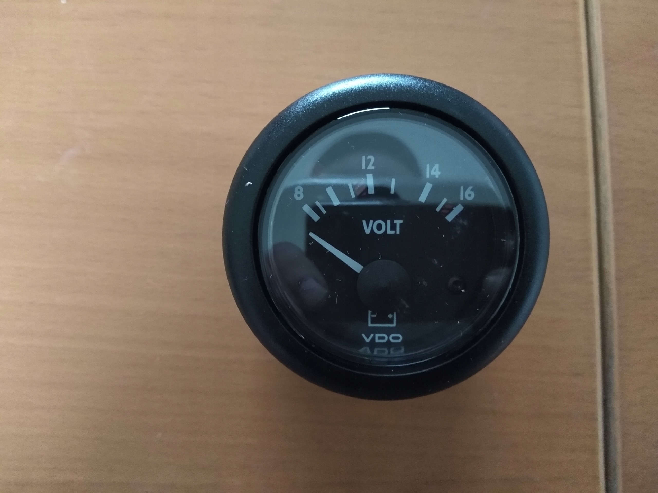 321575 - Вольтметр индикатор заряда VDO 12V N02410811