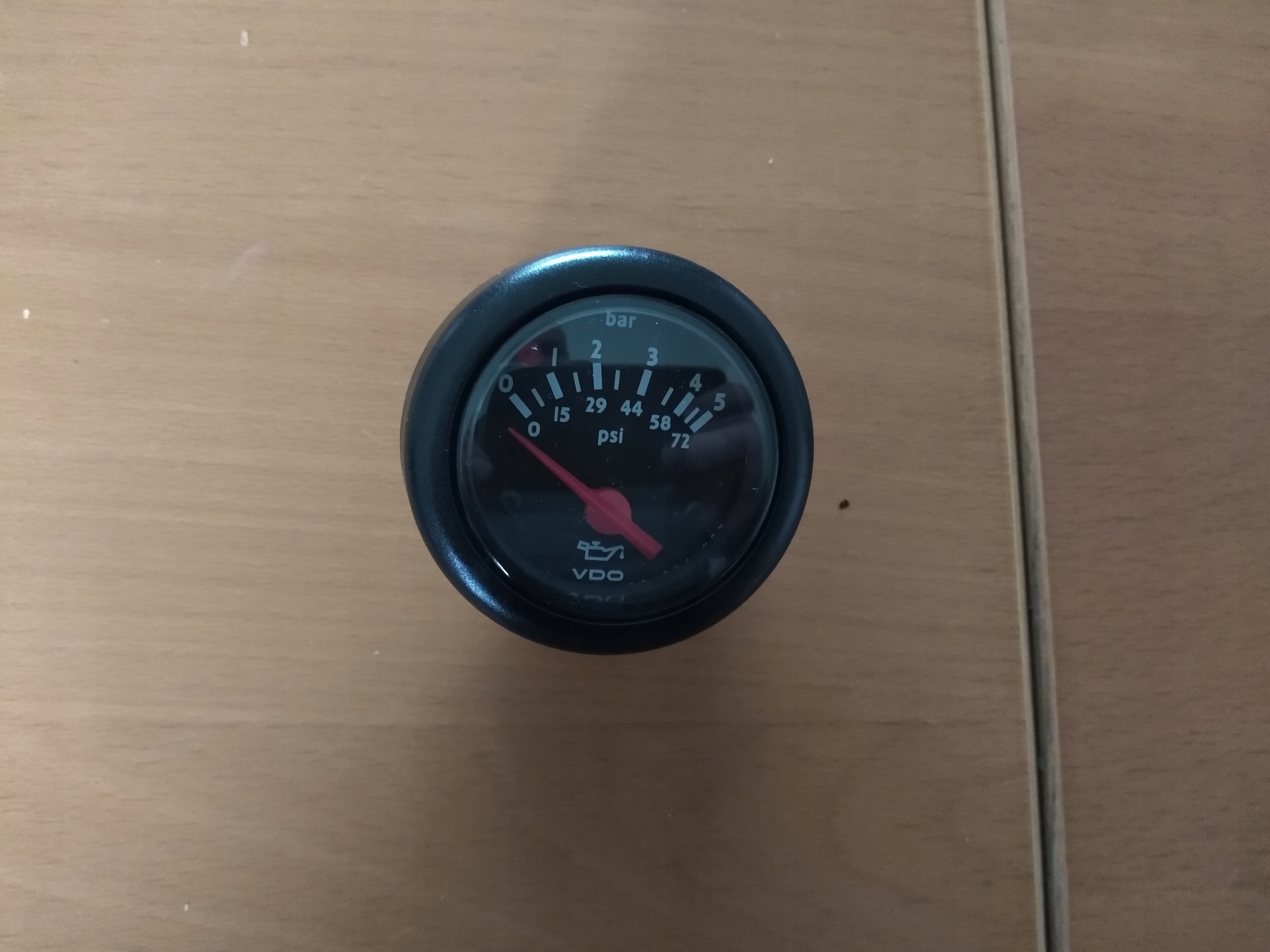 N02410811 - Датчик давления масла 5 бар VDO N02124010 12V