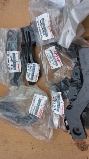 52672-78010 - Кронштейн Крепления Крыла Lexus Nx.*