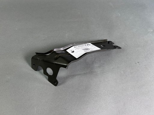 Опора під крило Maserati Quattroporte ЛІВА 673002837