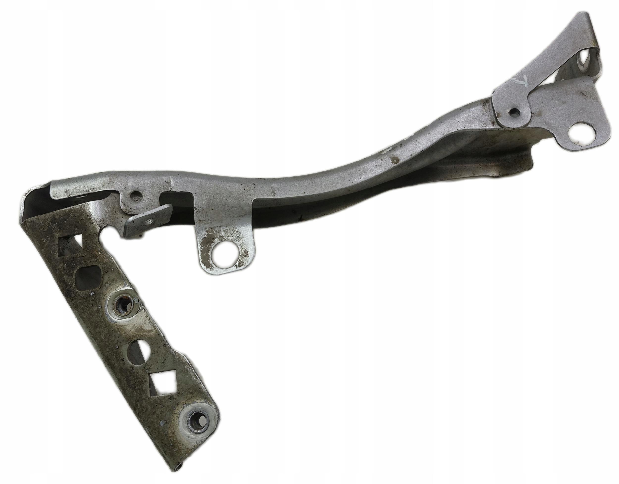 8J0821135E - Кронштейн крыла левый передний TT 8J 8J0821135F LY7W