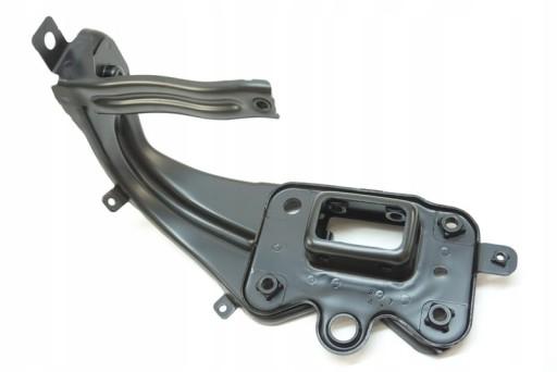 2116201531 - Кронштейн кронштейн передний Mercedes CLS 219 AMG S500