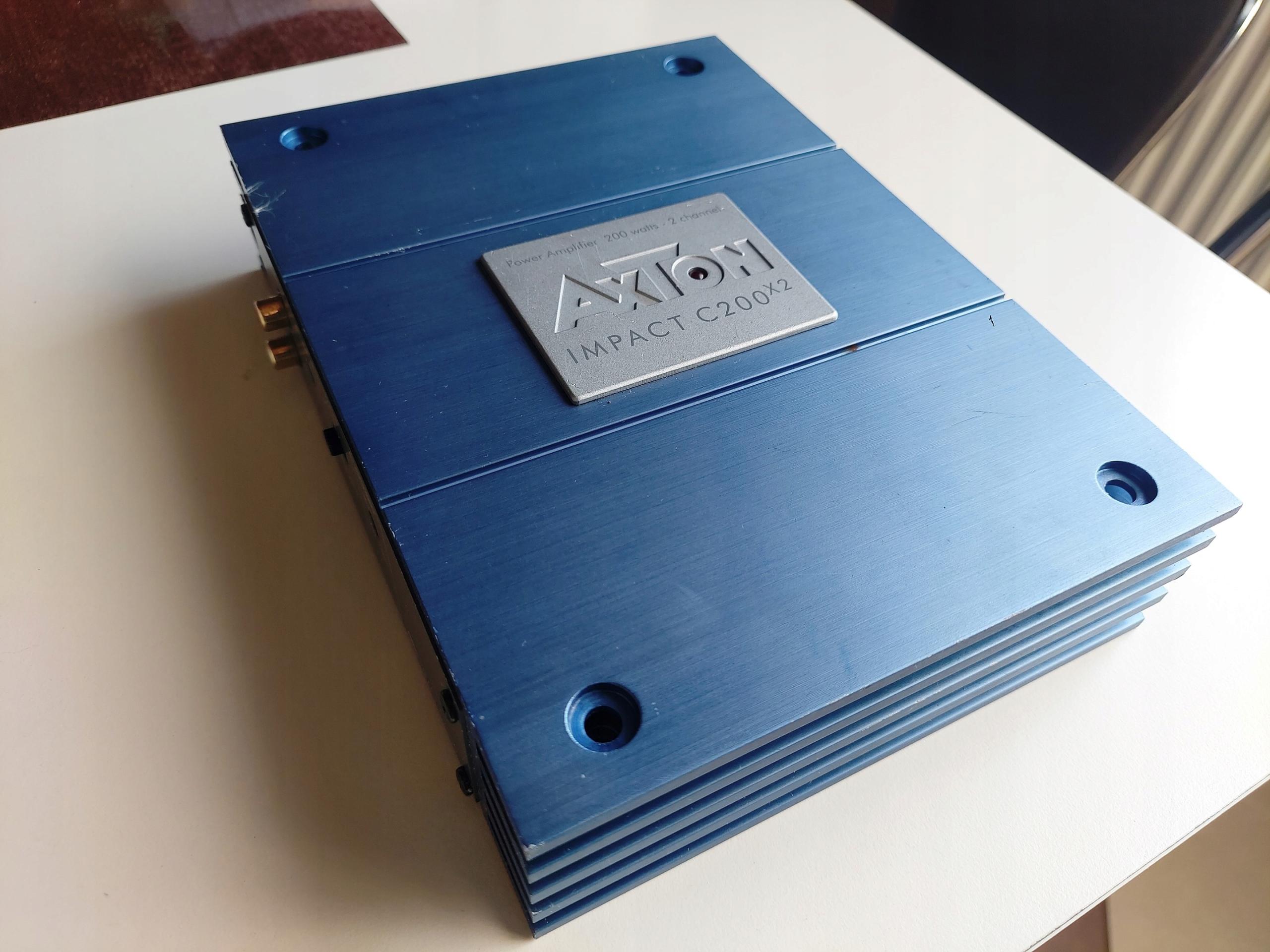 Автомобильный усилитель 2каналы Axton Impact C200x2