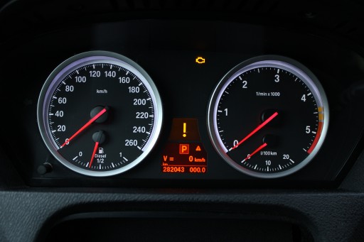 X5M/X6M СМЕНА ЧАСОВ В BMW X5 E70/X6 E71