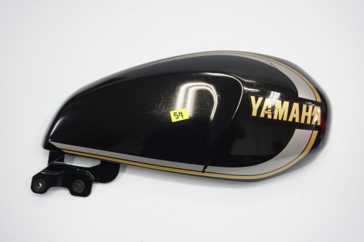 2743331067454776 - YAMAHA XSR 125 21-КРЫШКА ОБТЕКАТЕЛЯ БАКА ТОПЛИВНОГО БАКА ПРАВАЯ