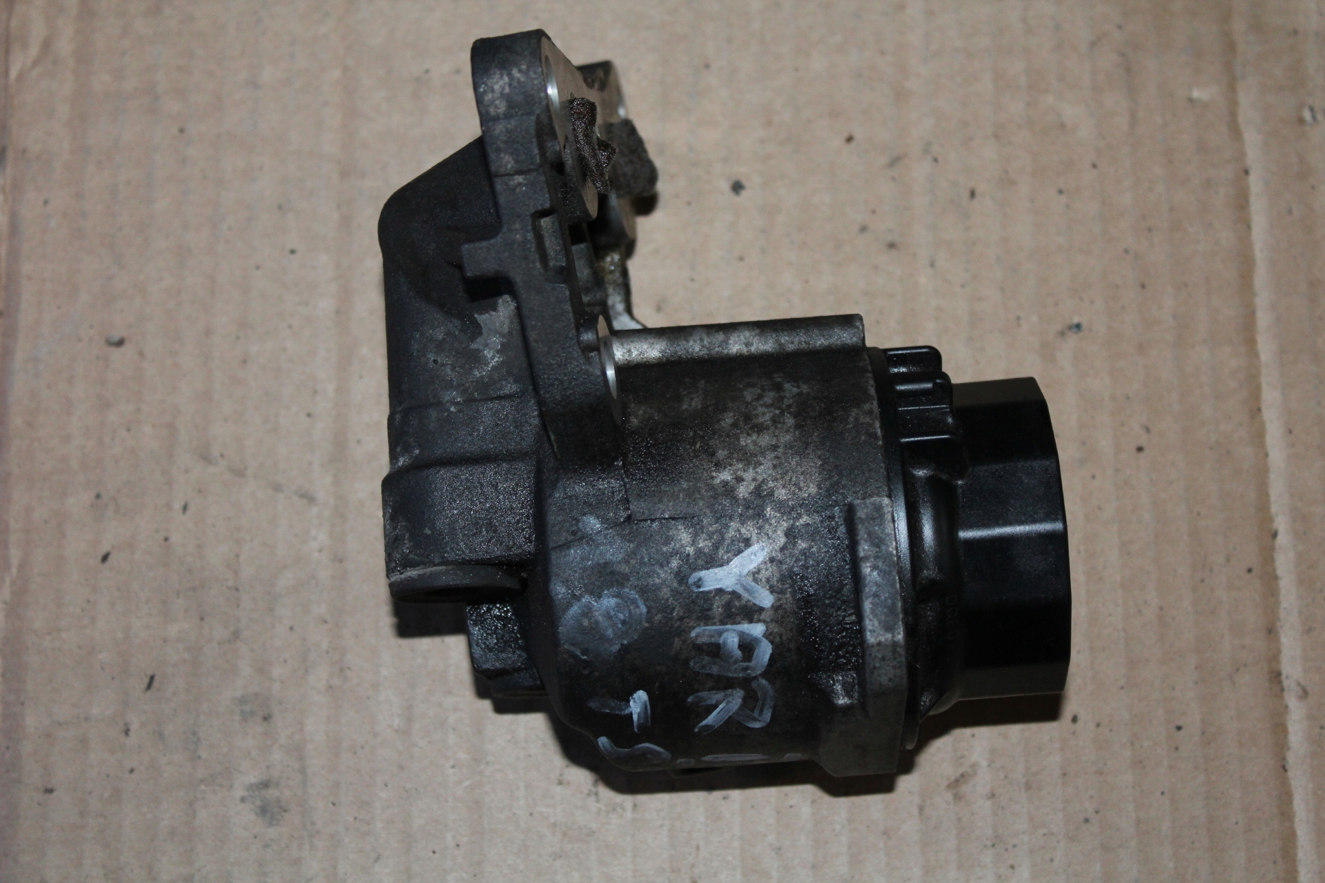 1.8 - YARIS II AVENSIS1.8 2ZR КОРПУС МАСЛЯНОГО ФИЛЬТРА