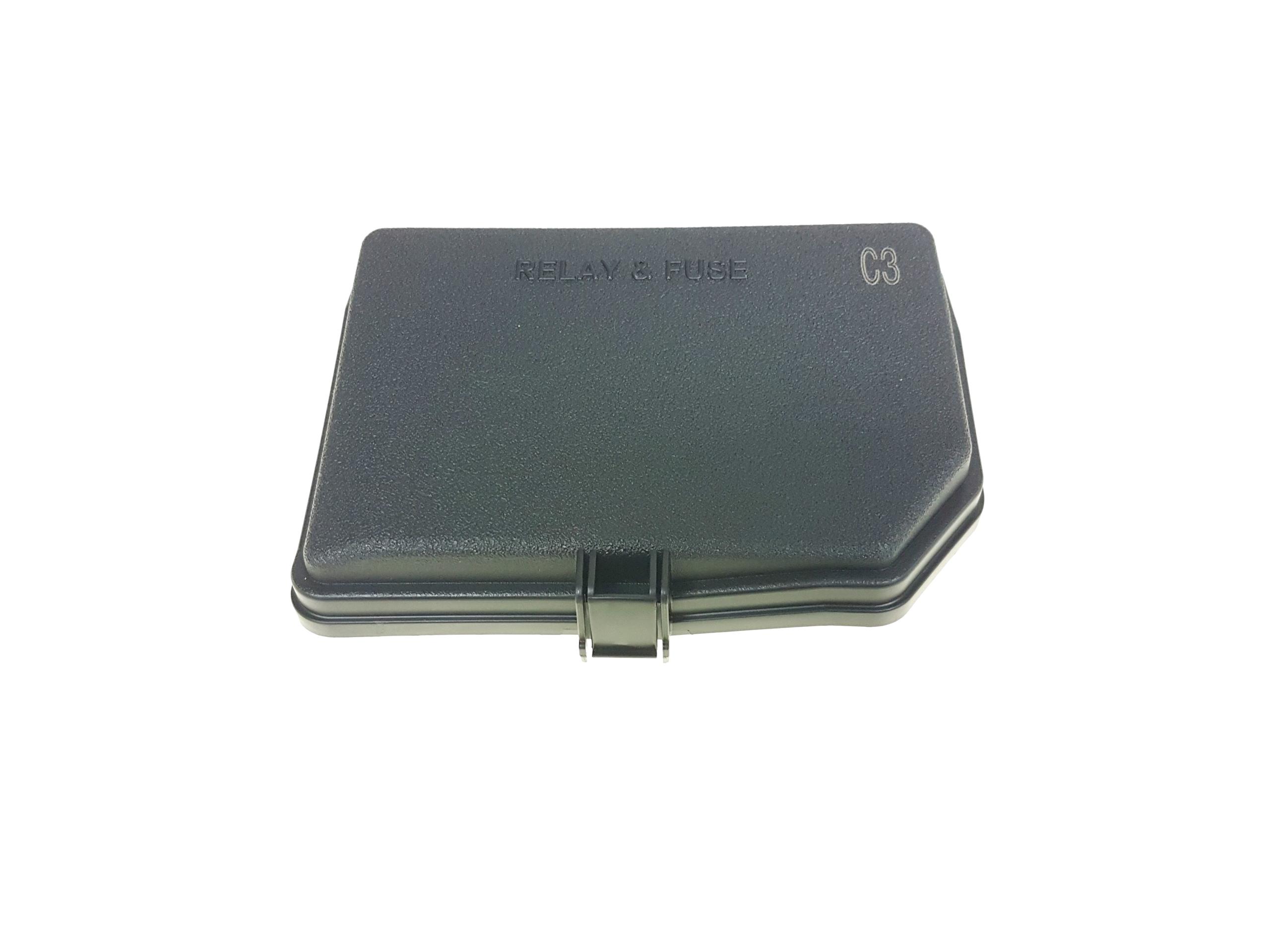 82662-0D322 - YARIS III 17-20 БЛОК ЗАПОБІЖНИКІВ