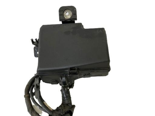 11212-21080110 - YARIS III LIFT ГІБРИДНИЙ БЛОК ЗАПОБІЖНИКІВ