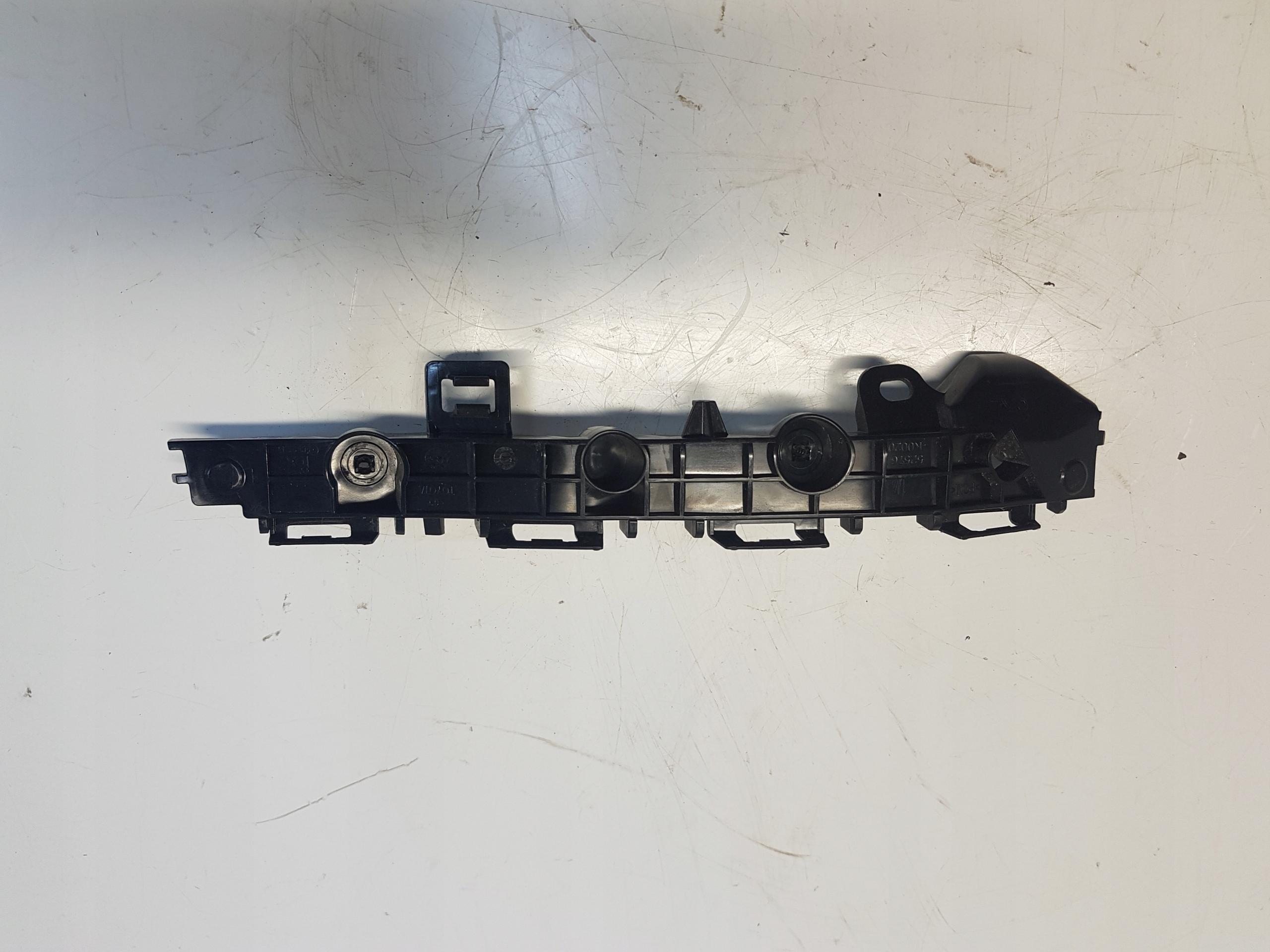 Yaris IV P21 бампер левый 52576-k0020