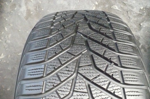 YOKOHAMA BluEarth Зима V905 225/50R17 7,2 мм 2020 г.