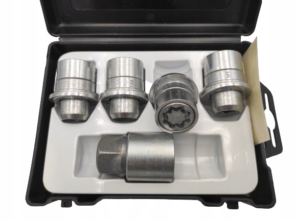 ЗАЩИТА ДЛЯ КОЛЕСНЫХ ДИСКОВ TOYOTA RAV4 HILUX VERSO