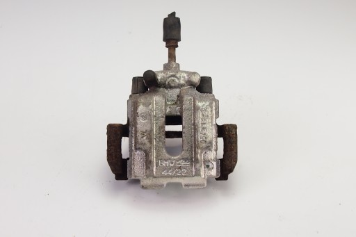 Зажим правый задний зд BMW E90 E92 335i 335D 44/22