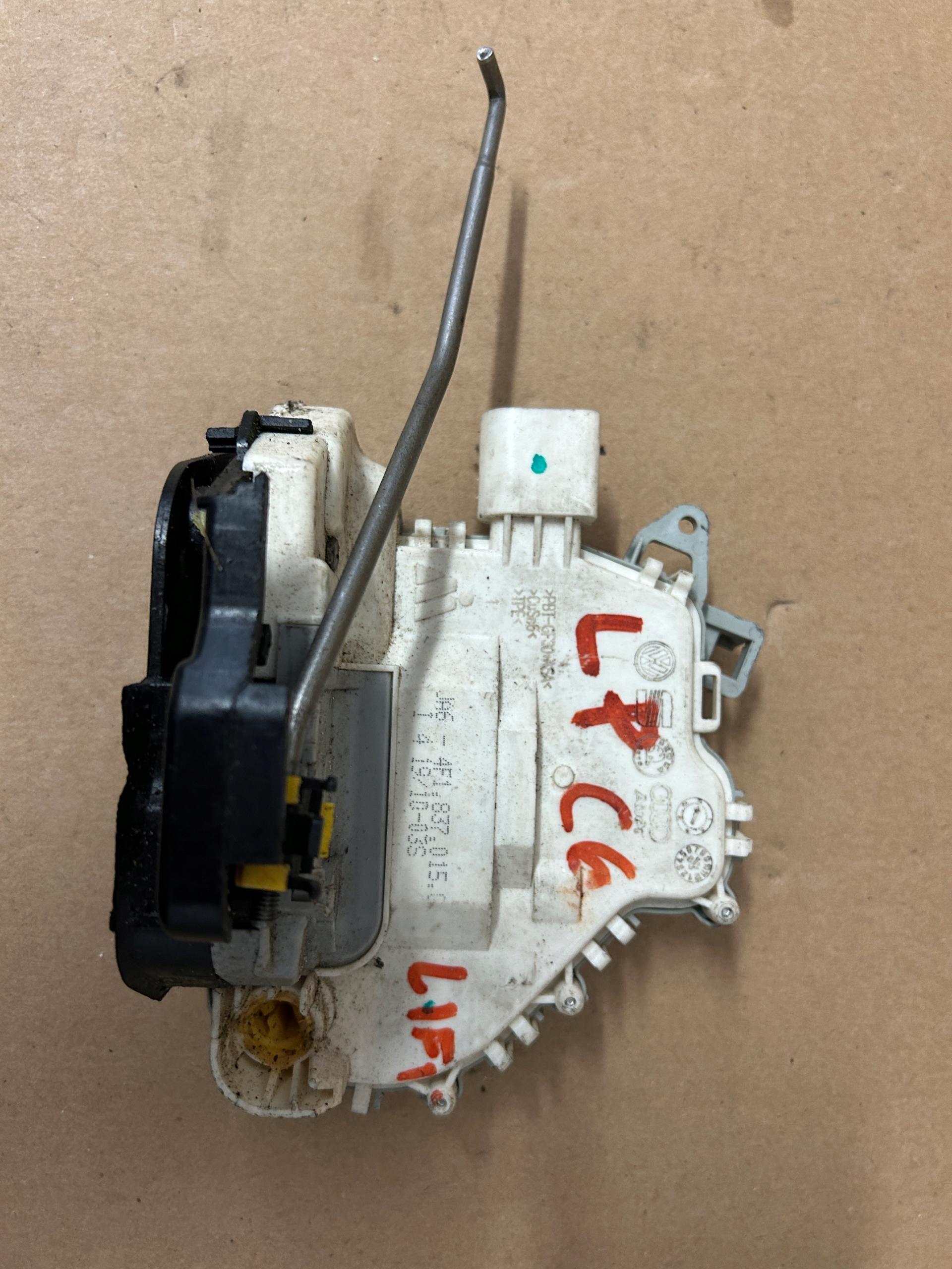 Замок AUDI A6 C6 Lift передній лівий 4f1837015c
