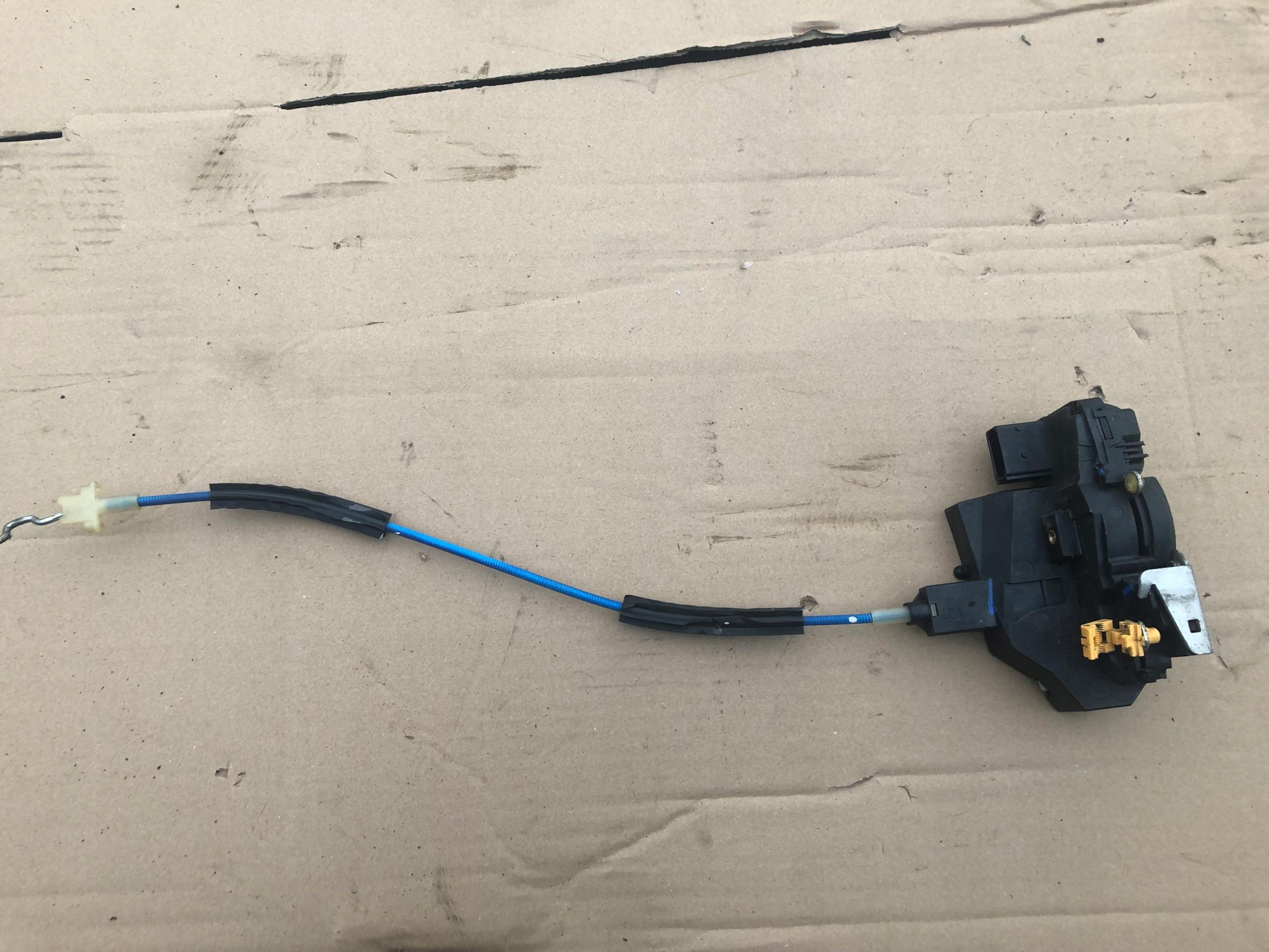 ЗАМОК ДВЕРІ ПЕРЕДНІЙ ЛІВИЙ SAAB 93 9-3 5PIN 05-11