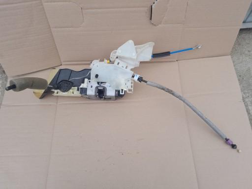 A2047201535 - Замок двери левый передний 4pin MERCEDES W204 W212