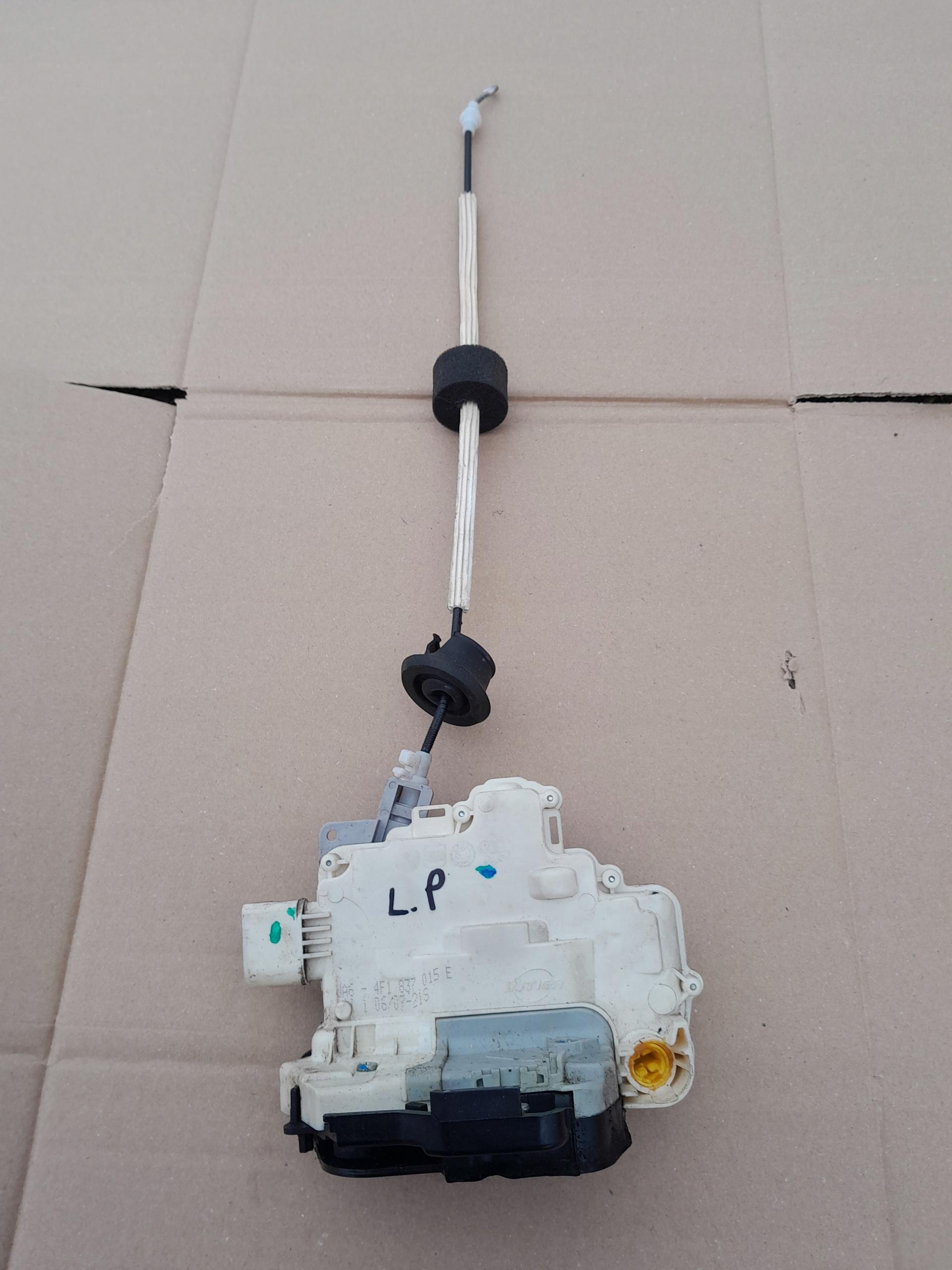 4F1837015E - Замок двери левый передний 9PIN AUDI A6 C6, A3 8P