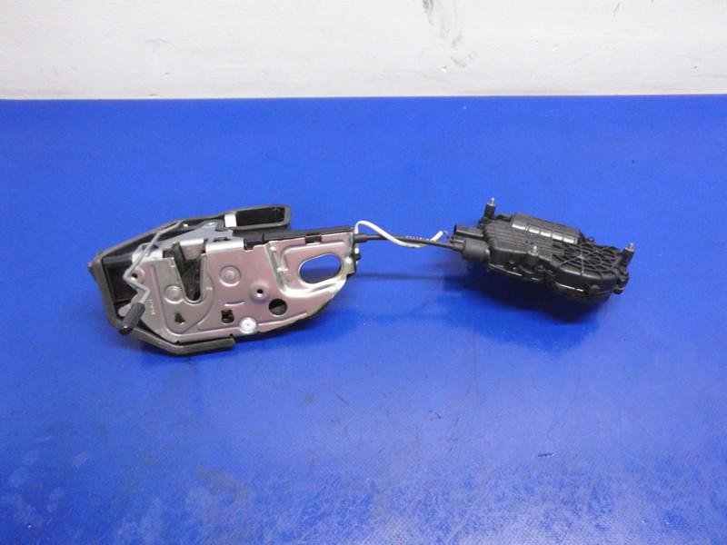 Замок двери левый передний тяга BMW F10 F11 10-17R