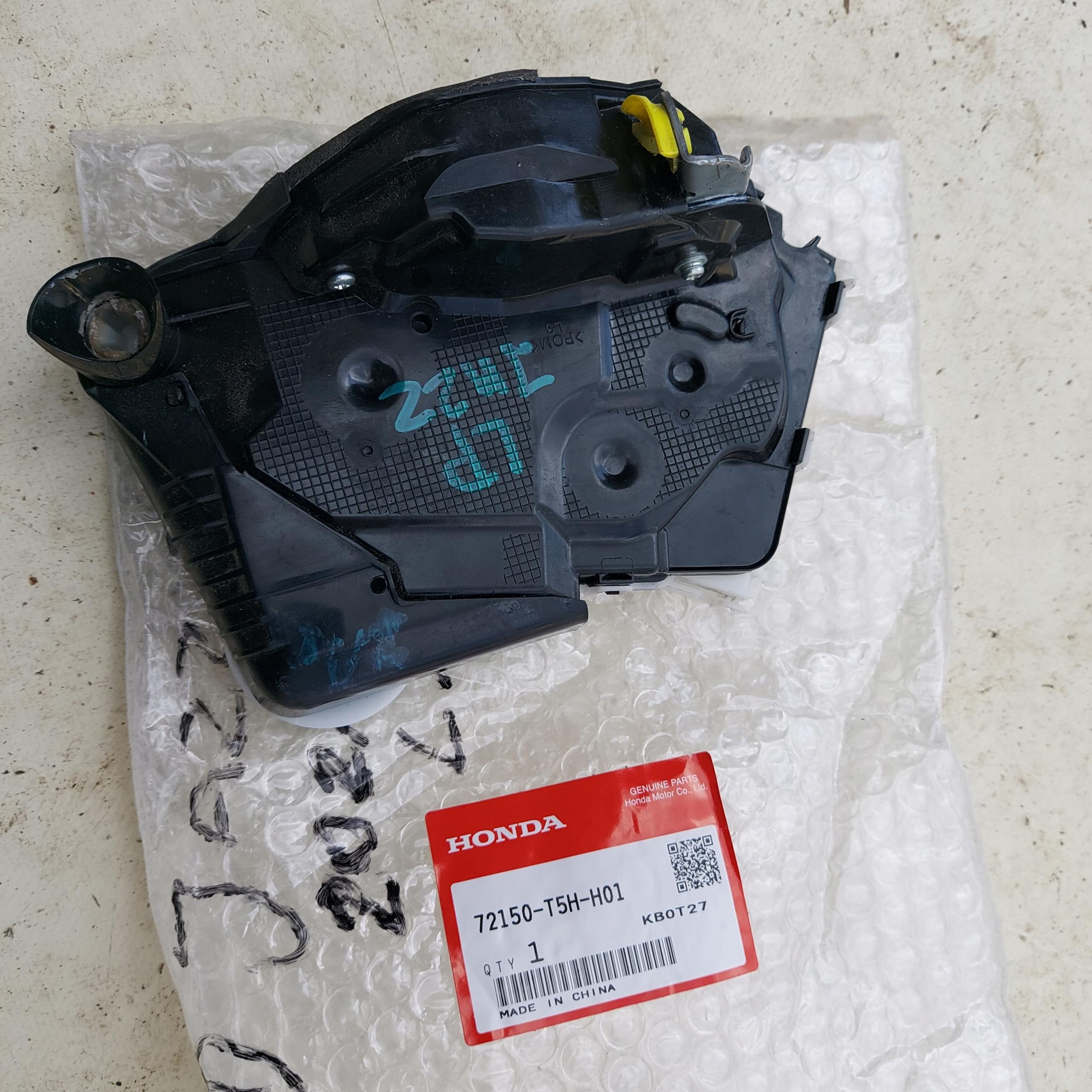 Замок двери левый передний HONDA JAZZ IV 72150-t5h-h01