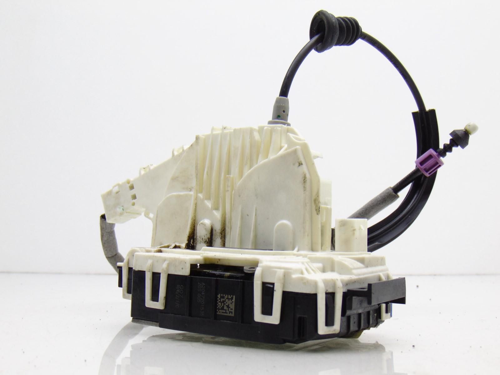 Замок двери левый передний MERCEDES в W212 A2047201535