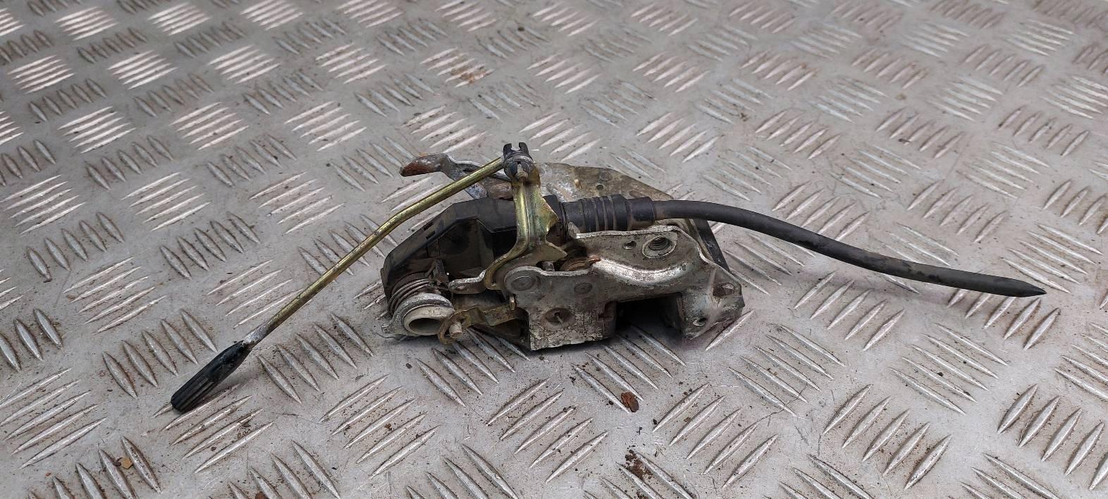 Замок двері лівий передній MERCEDES W124 E200