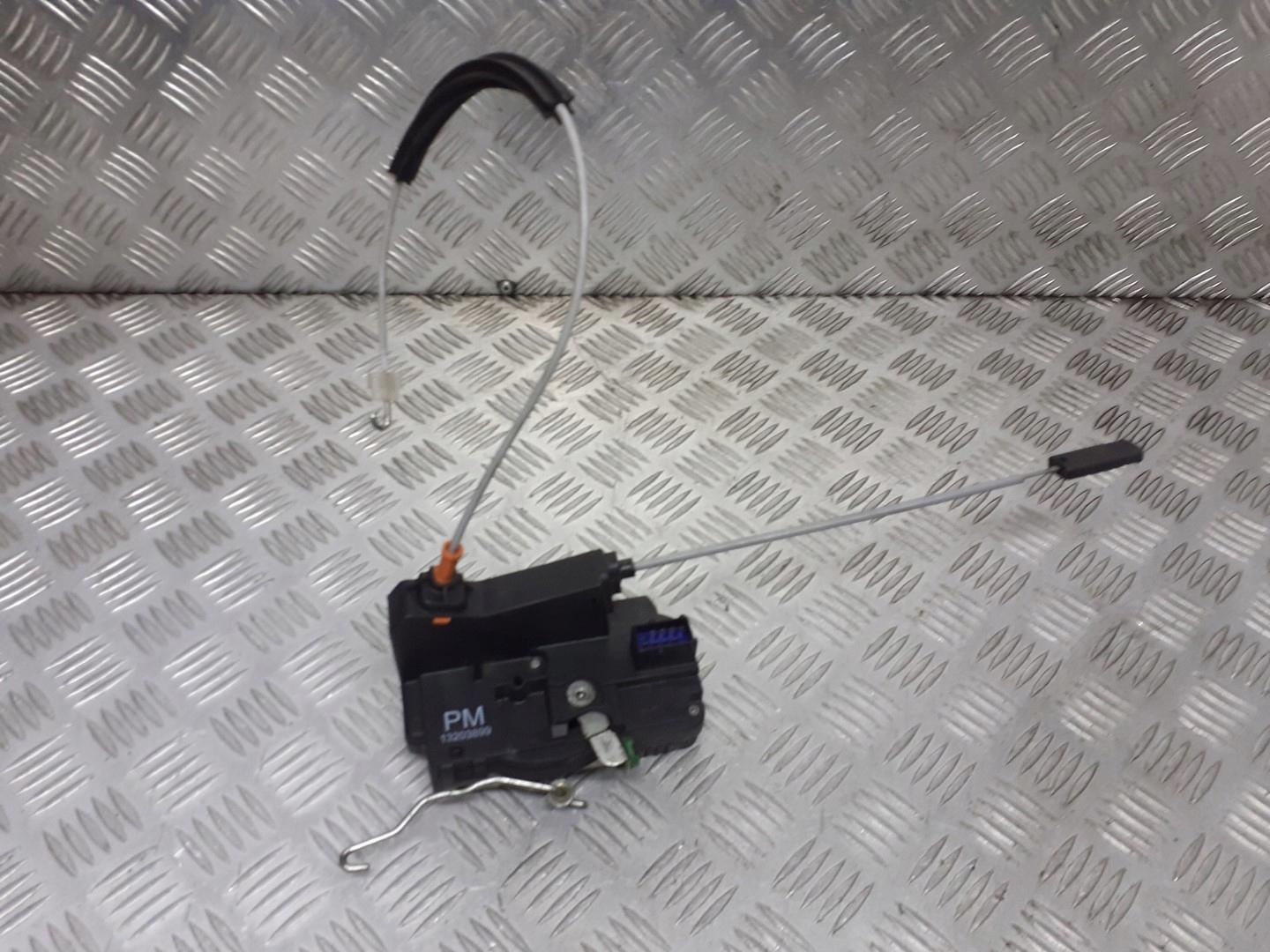 ЗАМОК ДВЕРИ ЛЕВЫЙ ПЕРЕДНИЙ OPEL MERIVA A 13203899 PM