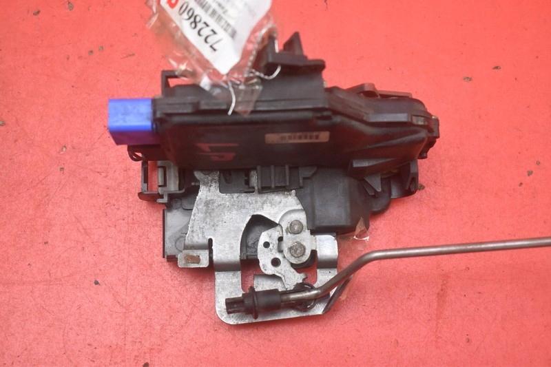 Замок двері лівий передній передній EU AUDI A3 8P 04R