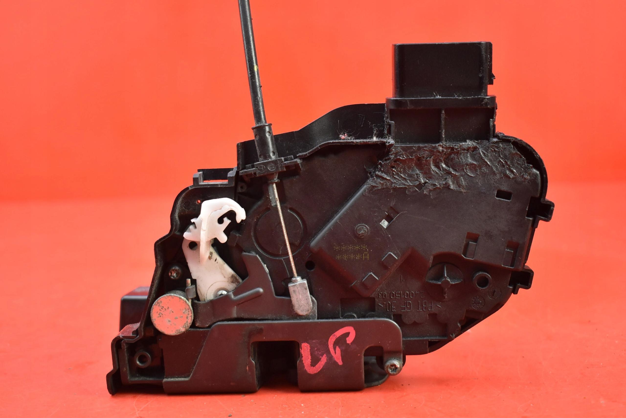 30753658 - Замок двери левый передний передний EU VOLVO V50 07R