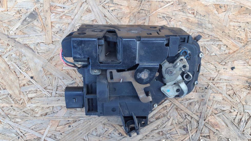 ЗАМОК ДВЕРІ ЛІВИЙ ПЕРЕДНІЙ ПЕРЕДНІЙ VW LUPO