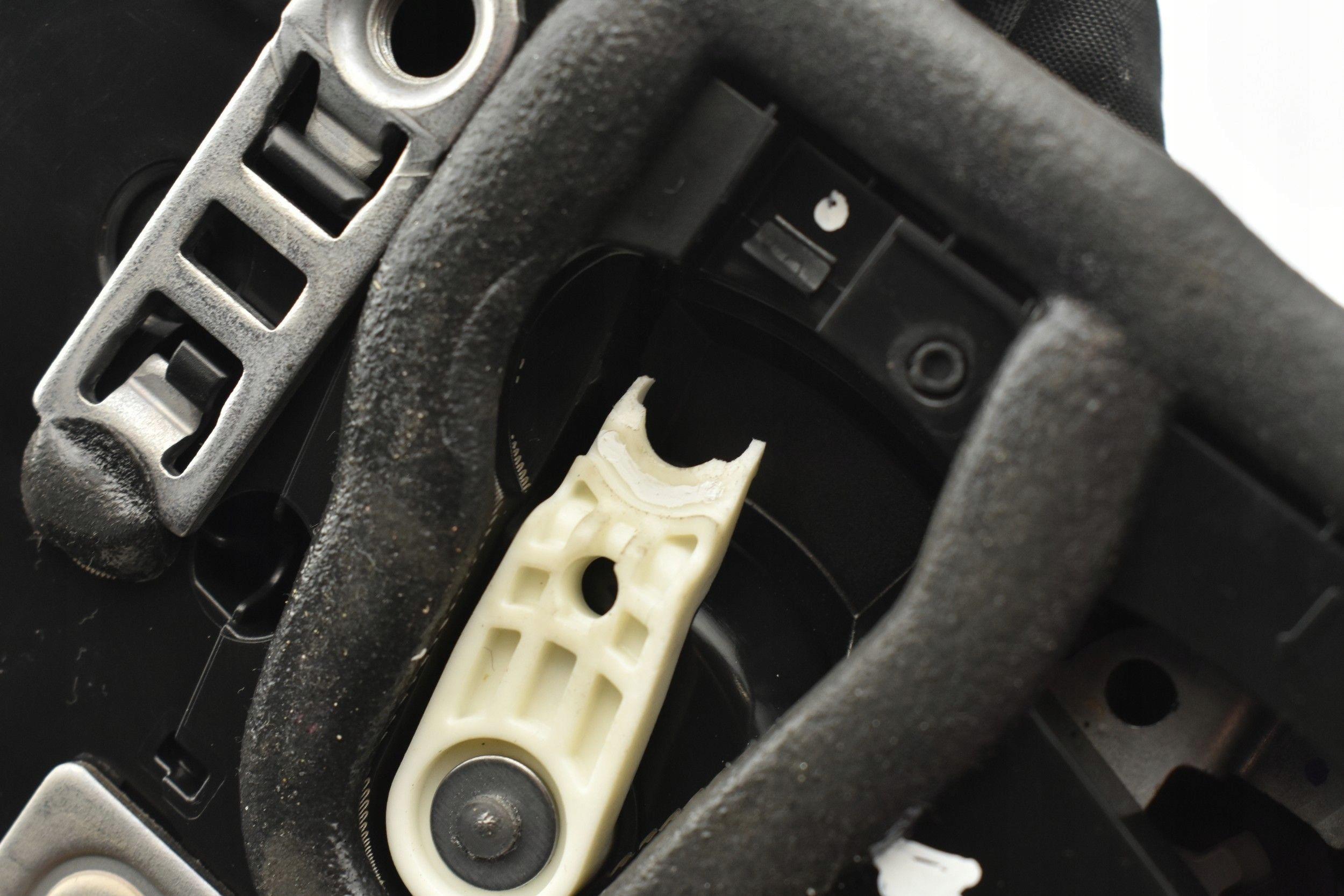 Замок двери зд левый 7445053 BMW G20 G21 F40