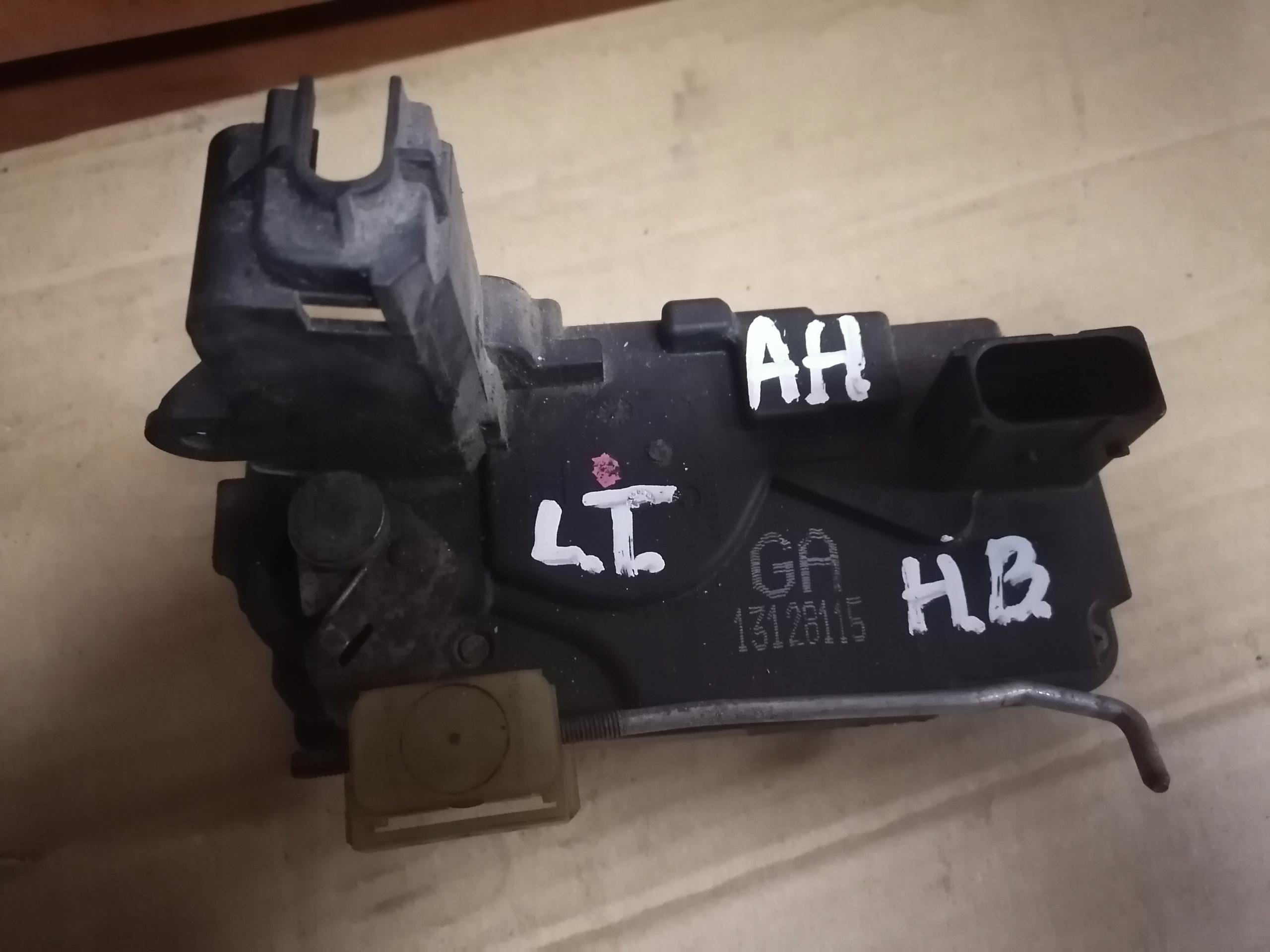 ЗАМОК ДВЕРИ ЛЕВЫЙ ЗАДНИЙ OPEL ASTRA H III 13128115 GA