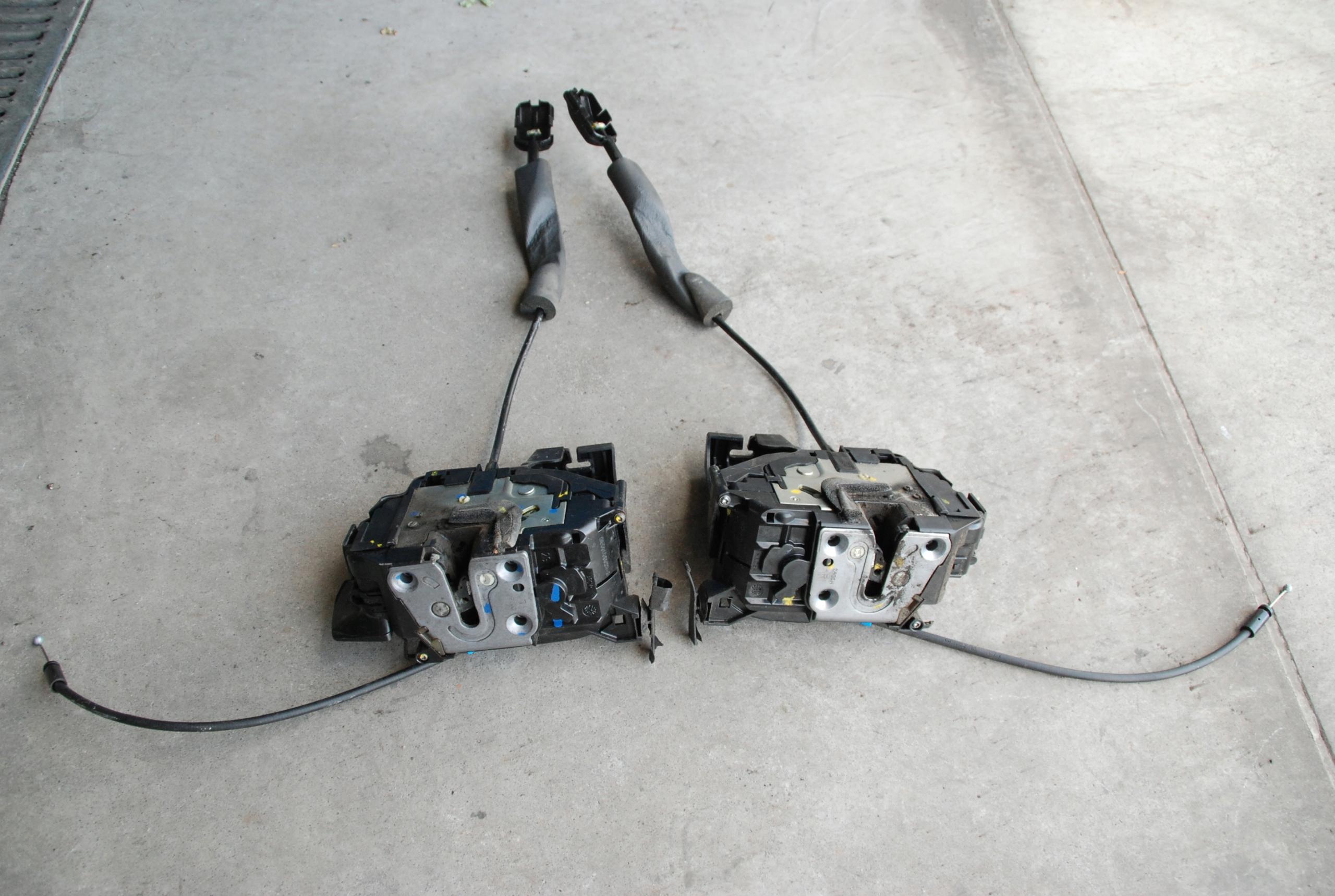 ЗАМОК ДВЕРИ P / L ПЕРЕДНИЙ LAGUNA III