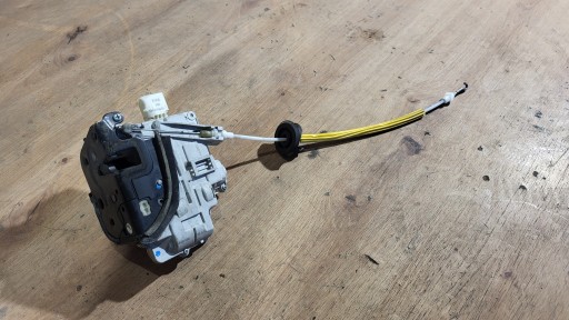 7 - Замок правой передней двери audi a3 8p hb 5d 04-07 7-контактный