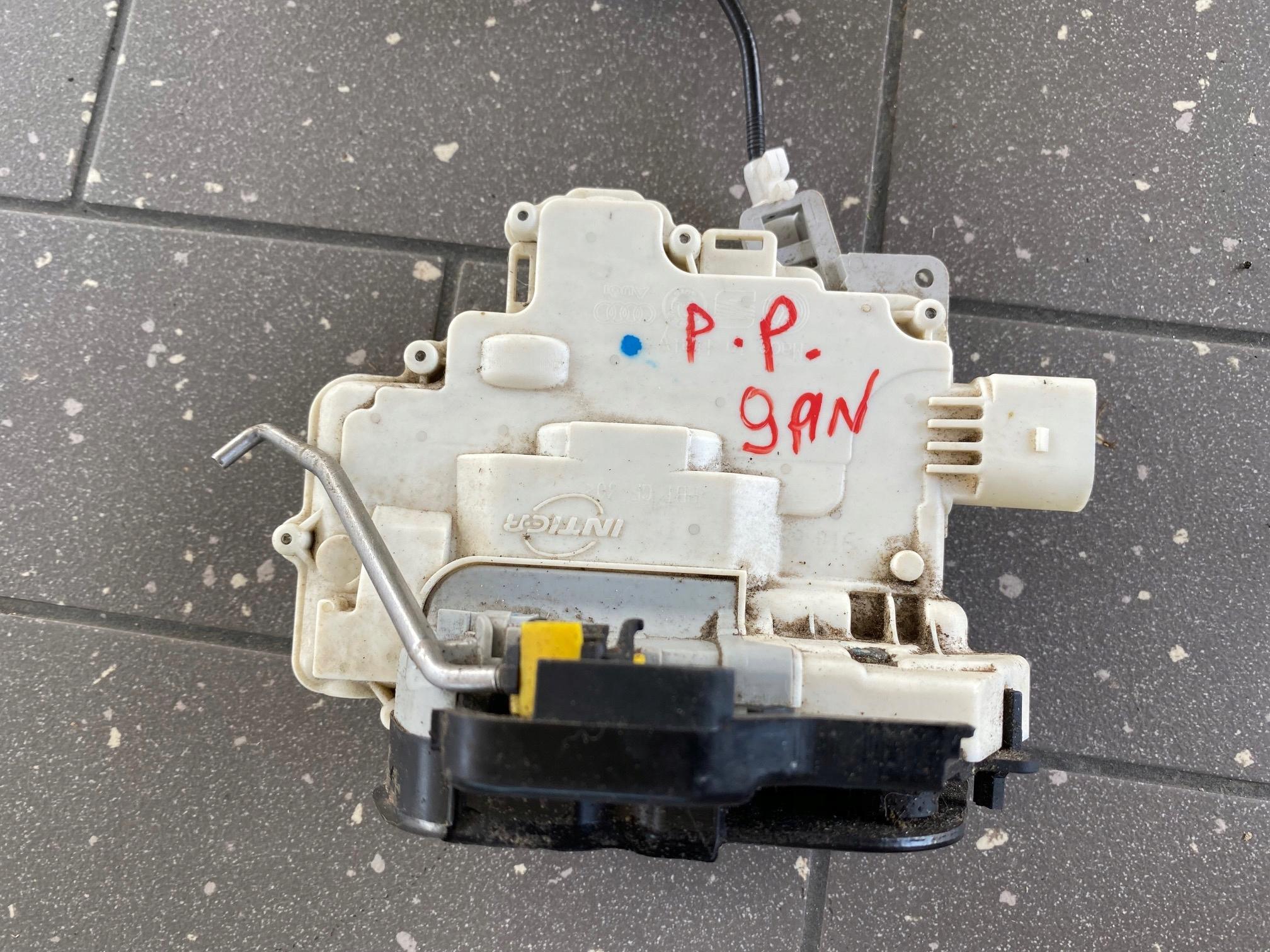 Замок передньої правої двері AUDI A6 C6 PIN 9 Європа