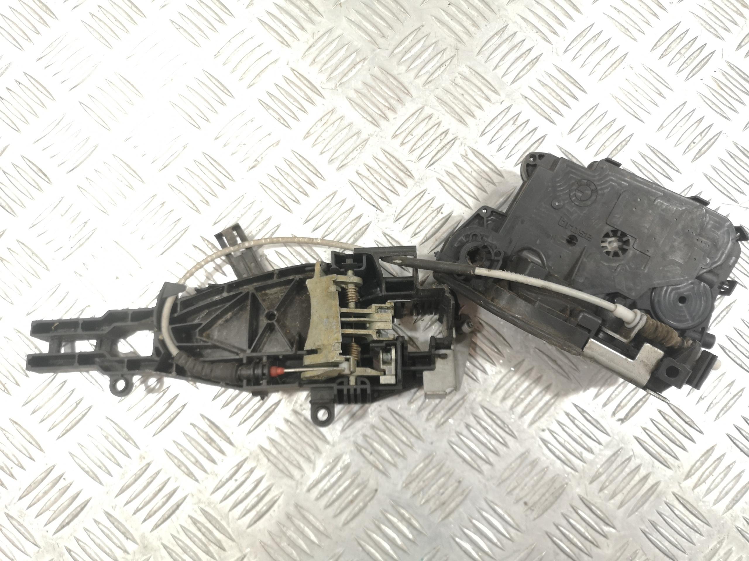 7059968 - Замок двері П ПД Пд BMW E60 E90 F01 F10 F30 EU