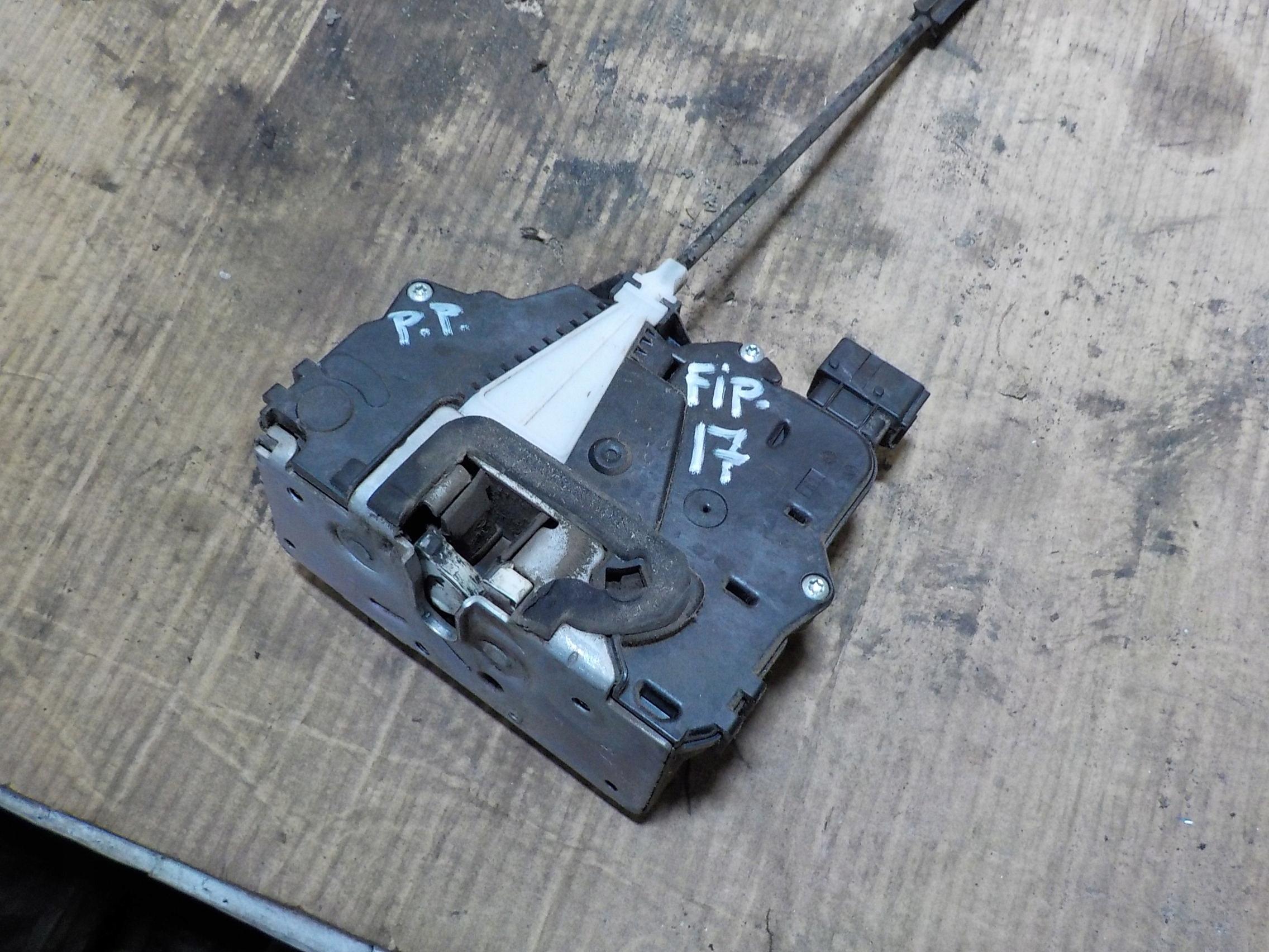 51905681 - ЗАМОК ПЕРЕДНЕЙ ПРАВОЙ ДВЕРИ FIAT EVO PUNTO 1.4 B 13R