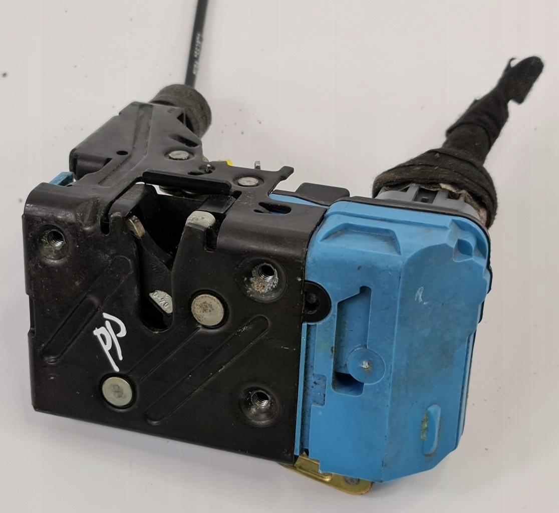 ЗАМОК ПЕРЕДНЬОЇ ПРАВОЇ ДВЕРІ VOLVO XC90 30663042 ЄВРОПА