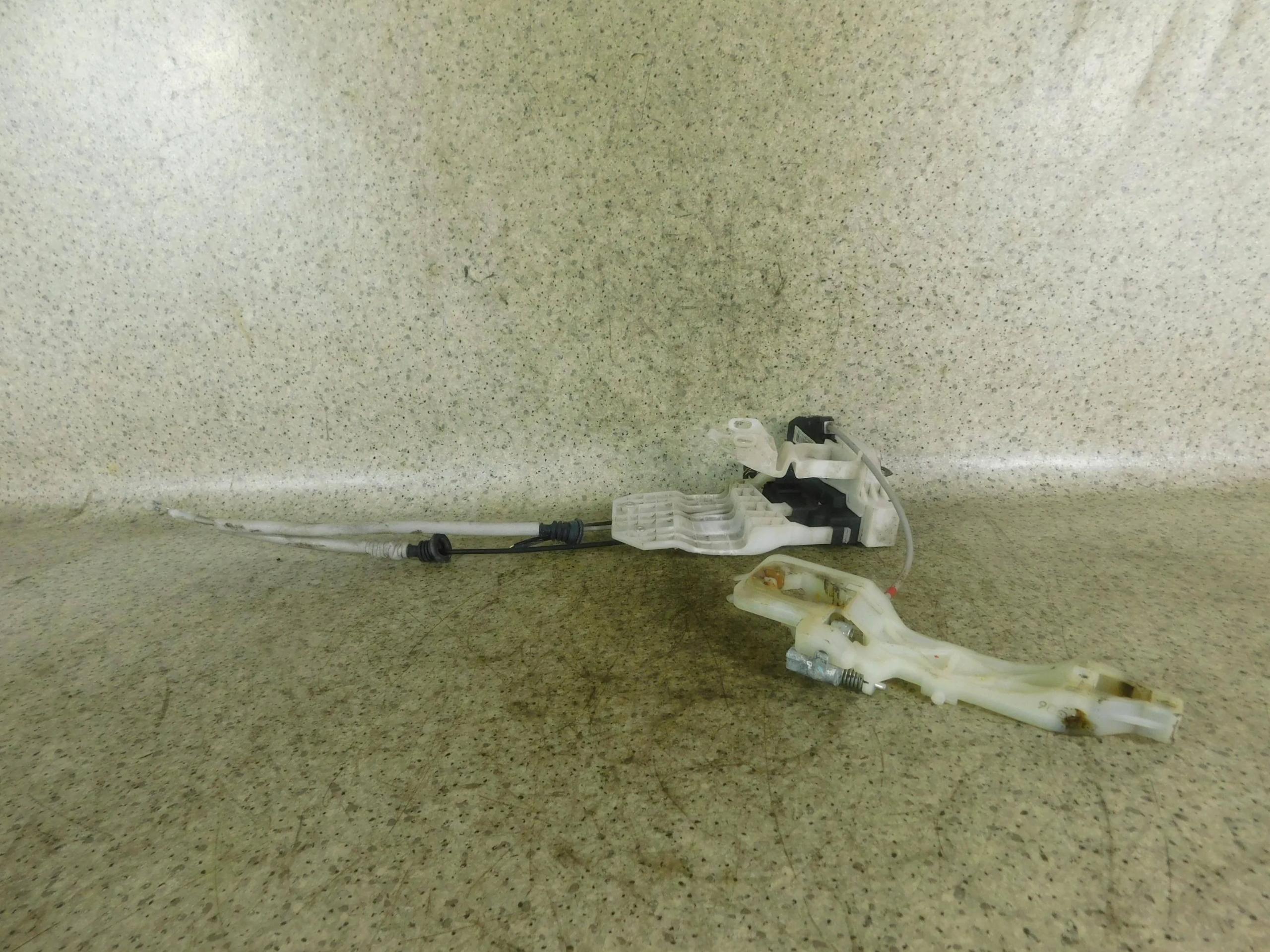 ЗАМОК ДВЕРИ ПРАВЫЙ ЗАДНИЙ ДЛЯ HYUNDAI IX55 814203J000