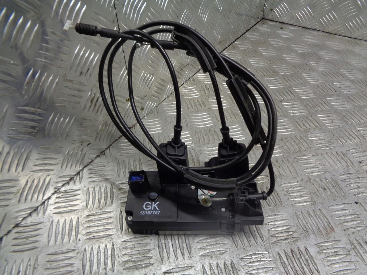 ЗАМОК ДВЕРИ ПРАВЫЙ ЗАДНИЙ OPEL COMBO 13157757GK