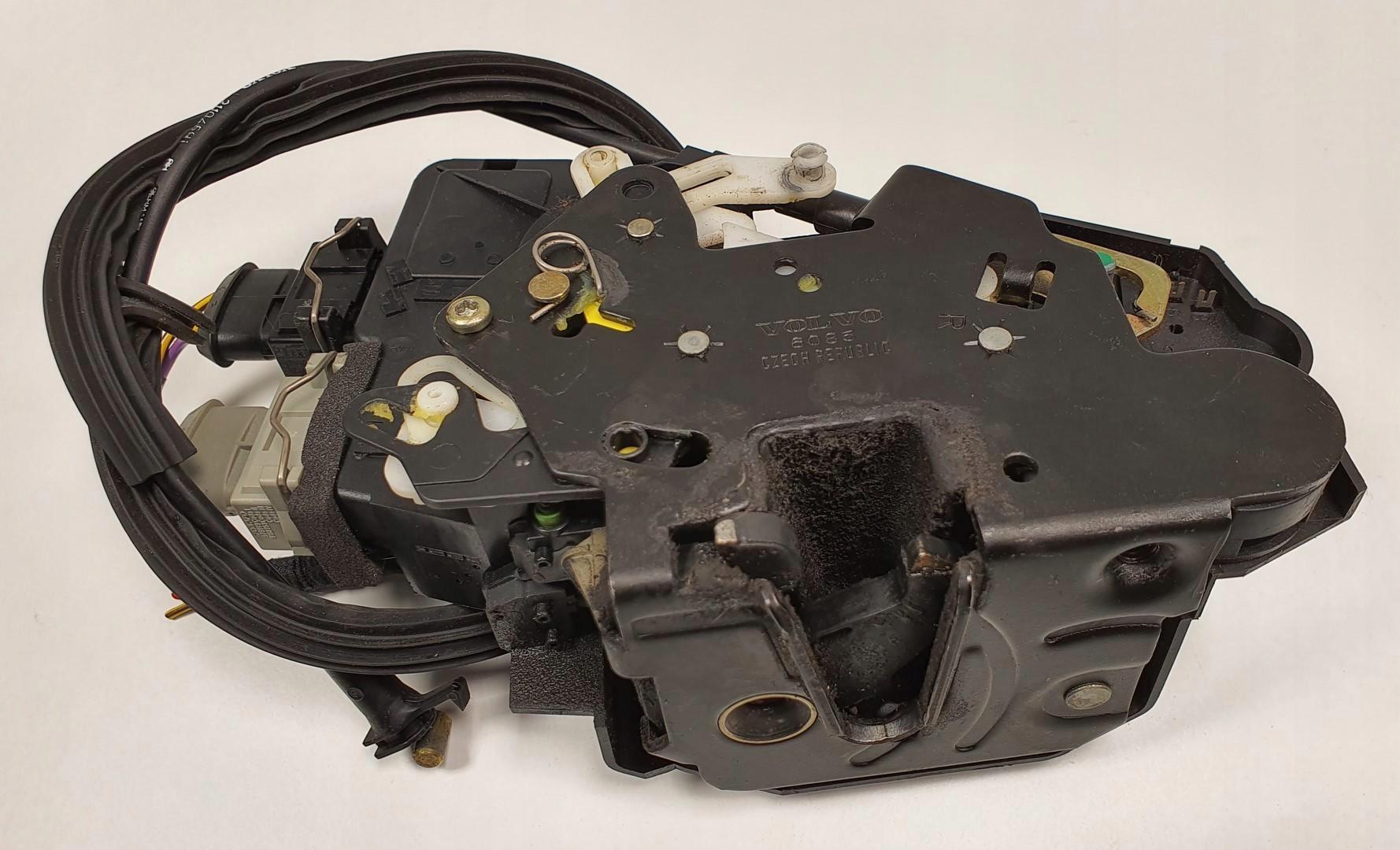 Замок правой двери VOLVO C70 и кабриолет 8626204 евро