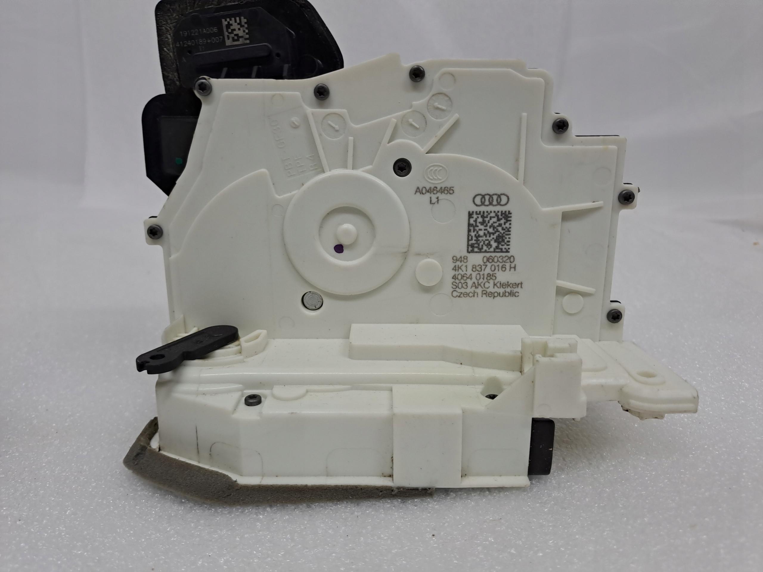 ЗАМОК ПЕРЕДНЕЙ ДВЕРИ AUDI 4K1837016H