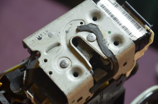 K68282955AB - Замок передніх дверей l wrangler jl jt 3.6 18+ 68282955ab