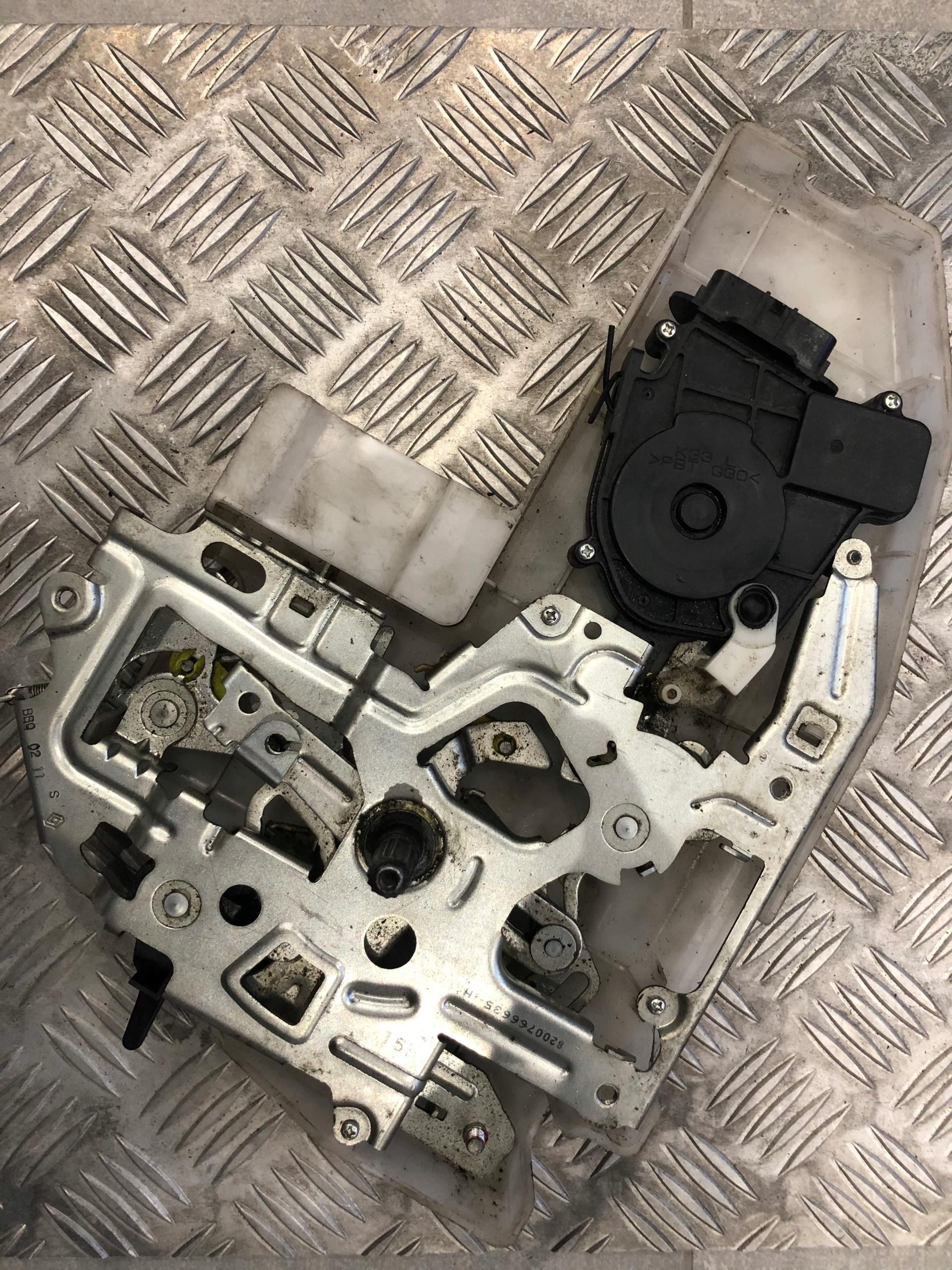 ЗАМОК РАЗДВИЖНОЙ ДВЕРИ MASTER MOVANO 8200766635H