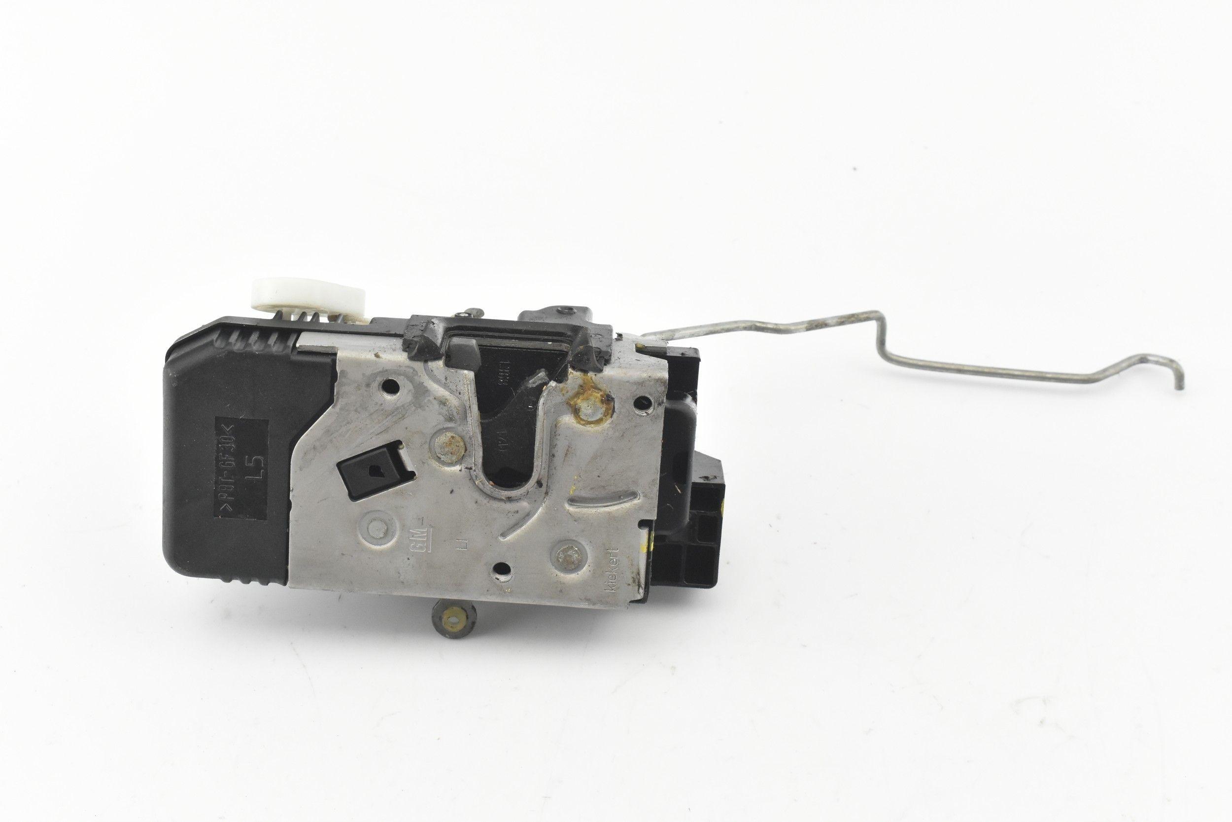 ЗАМОК ДВЕРИ ЗАДНИЙ 905033916R VIVARO B TRAFIC III