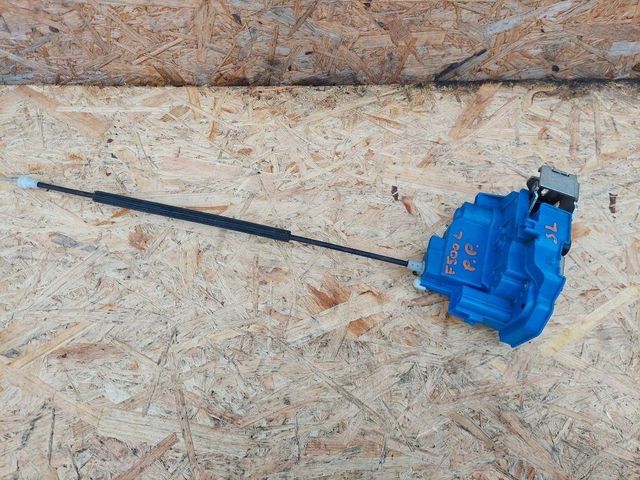 ЗАМОК ДВЕРИ ПРАВЫЙ ПЕРЕДНИЙ FIAT 500L