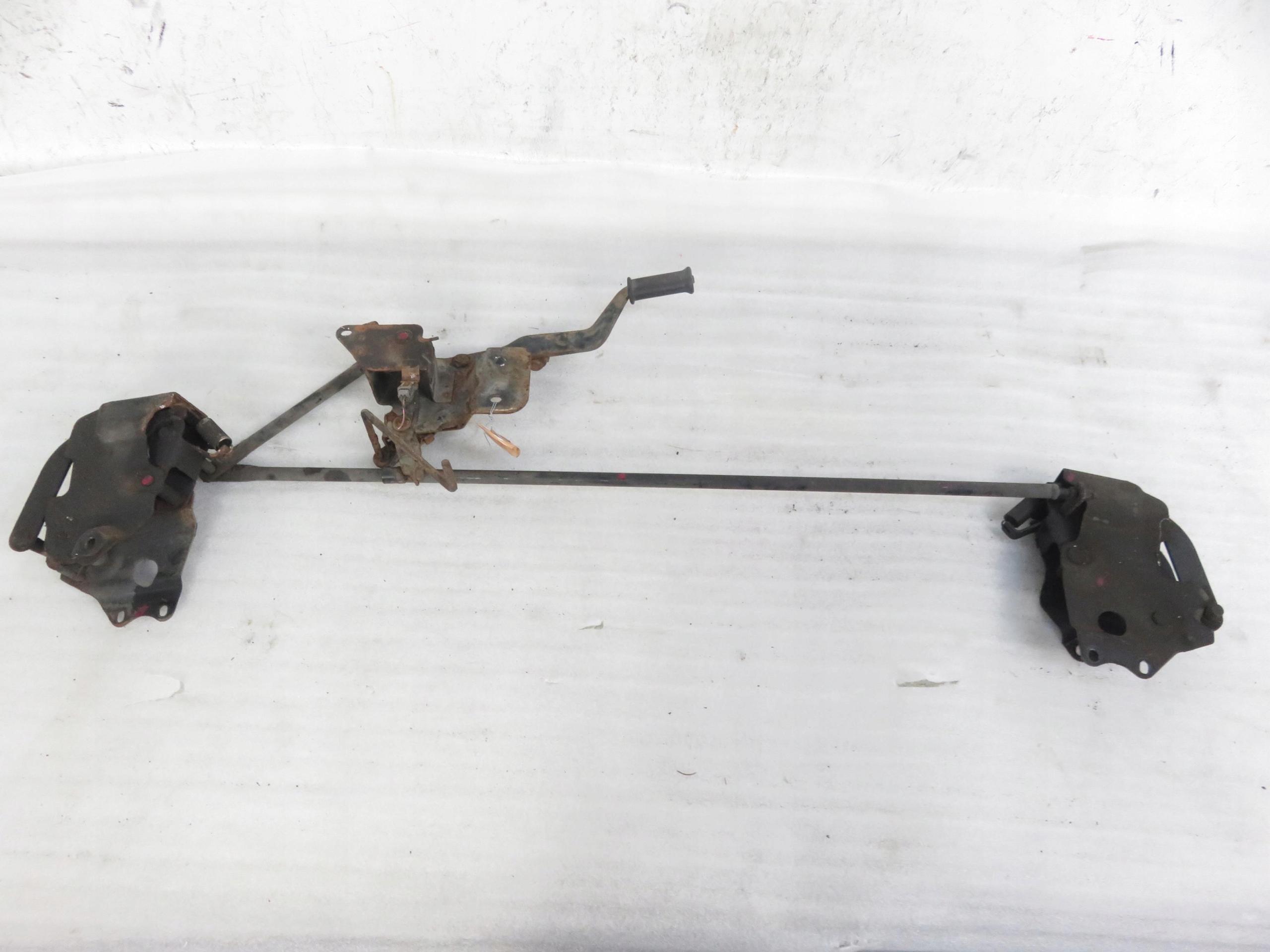 ЗАМОК КАБІНИ NISSAN CABSTAR (F24M, F24W)