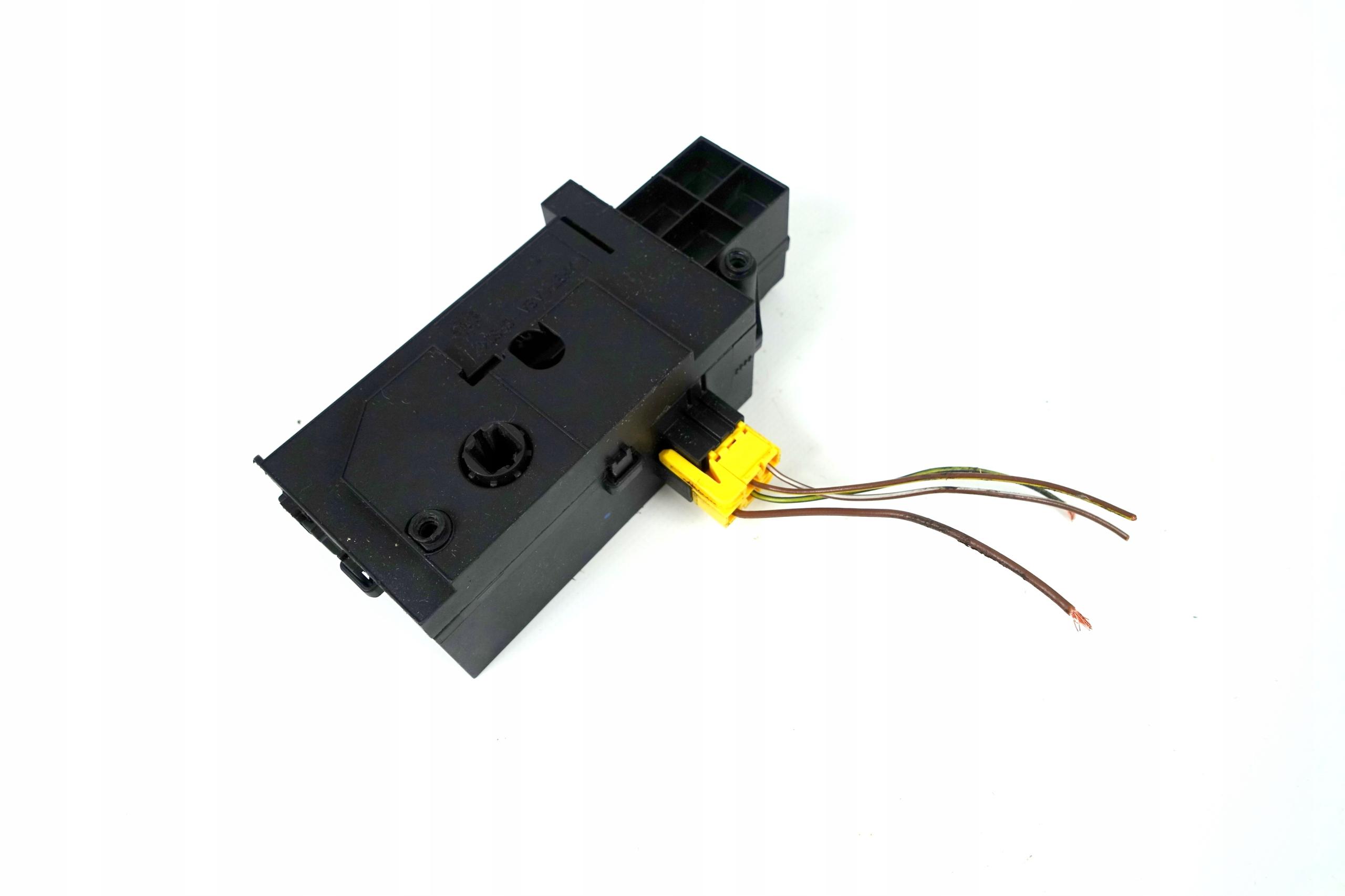 ЗАМОК ЗАДНІХ ДВЕРЕЙ БАГАЖНИКА OPEL VECTRA C УНІВЕРСАЛ SIGNUM