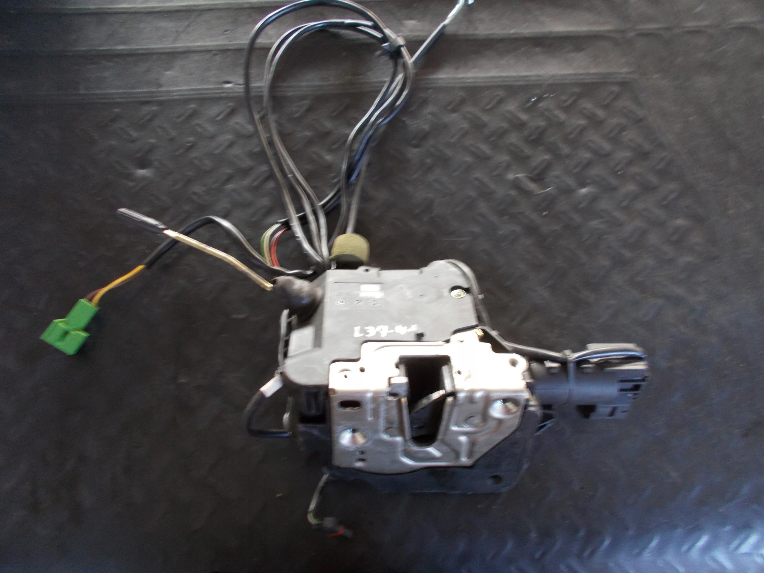 2117200935 - Замок передній лівий MERCEDES W211 KEYLESS