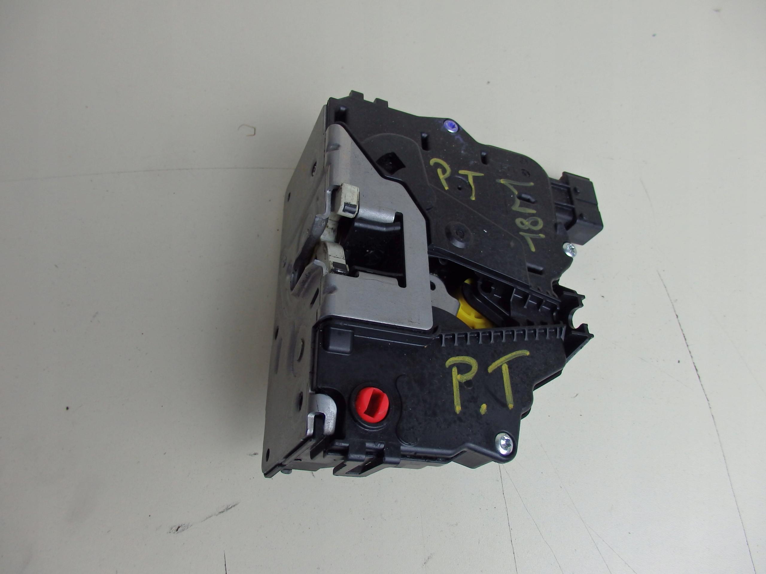 Замок правий задній OPEL MERIVA B 10R