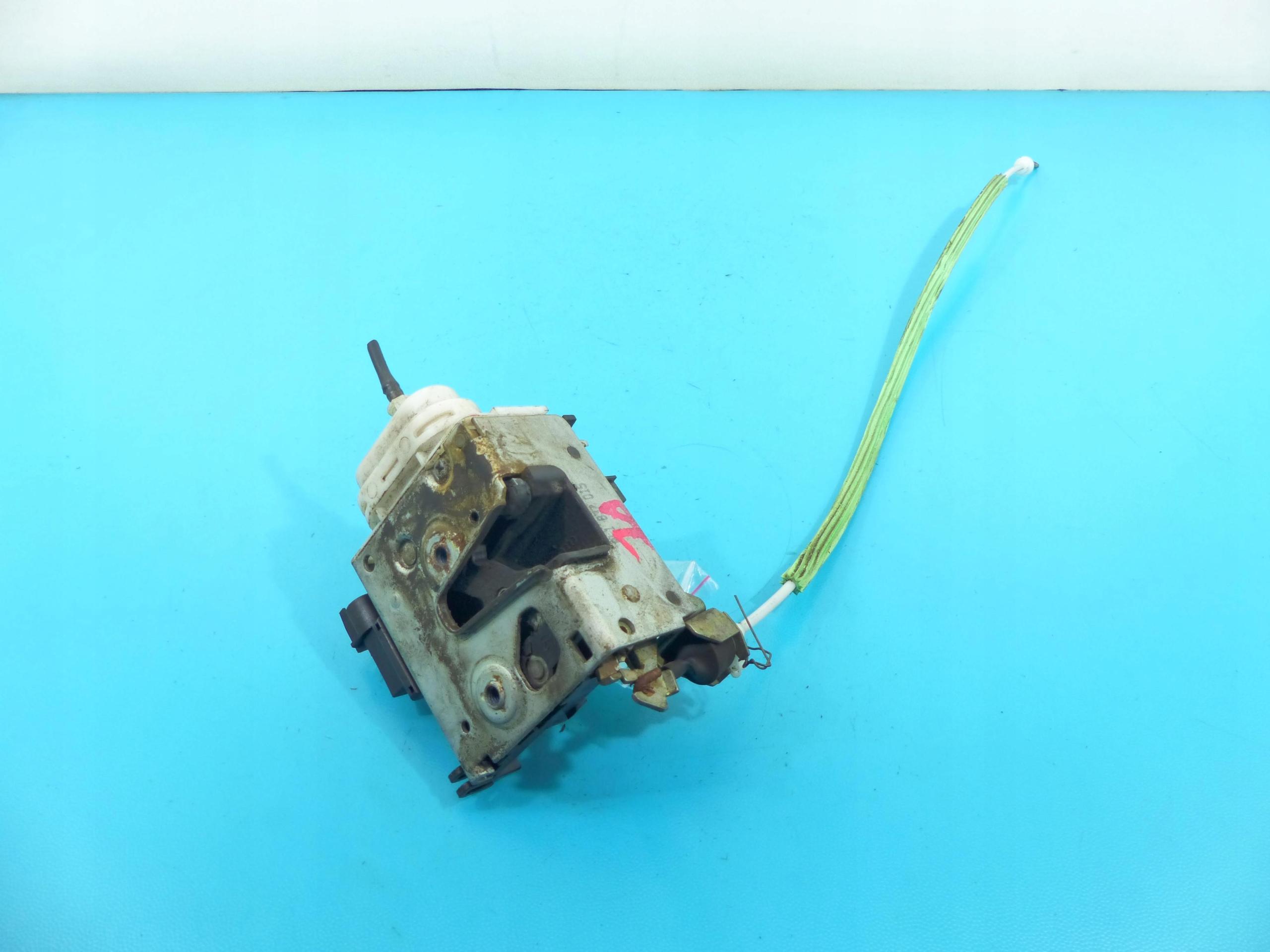 8L1837015 - Замок передній лівий 3 PIN AUDI A3 8L Європа